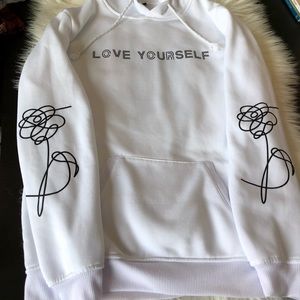 BTS Love Yourself White Sweatshirt sz L